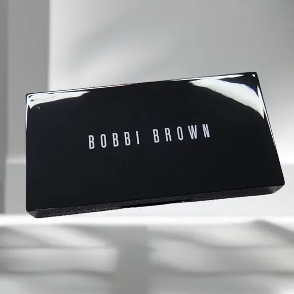 Bobbi Brown Red V-Day Lip Palette - Picture 3 of 4